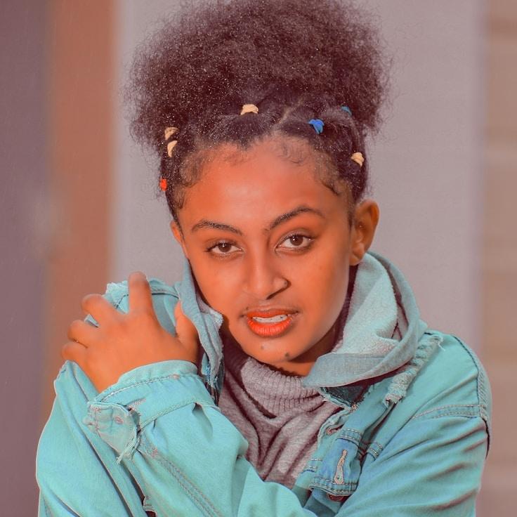 Portrait of Ananya meditation instructor